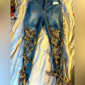 Stretch Skinny Jean Cheetah Tie